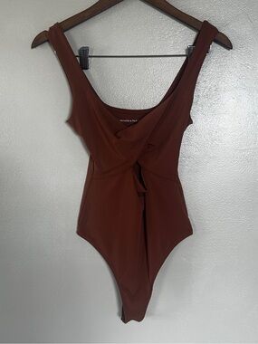 Abercrombie & Fitch Twist Front Cutout Sleeveless Bodysuit Brown Size S
